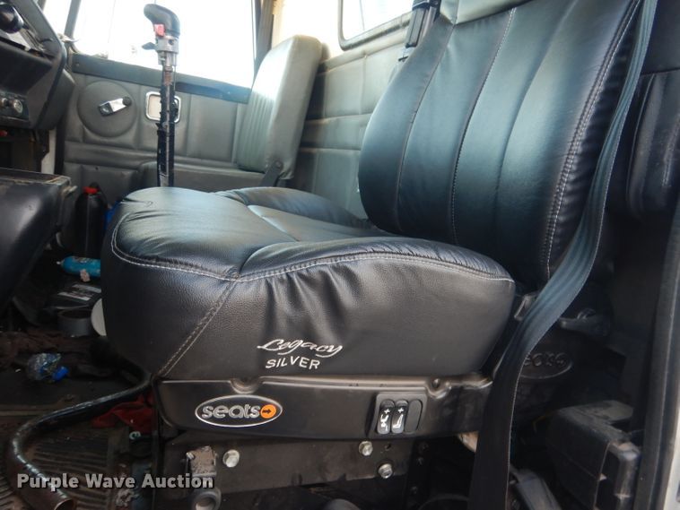 image for item DJ1255 1995 WhiteGMC WG  semi truck