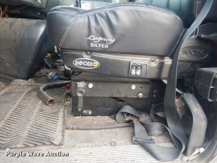 image for item DJ1255 1995 WhiteGMC WG  semi truck