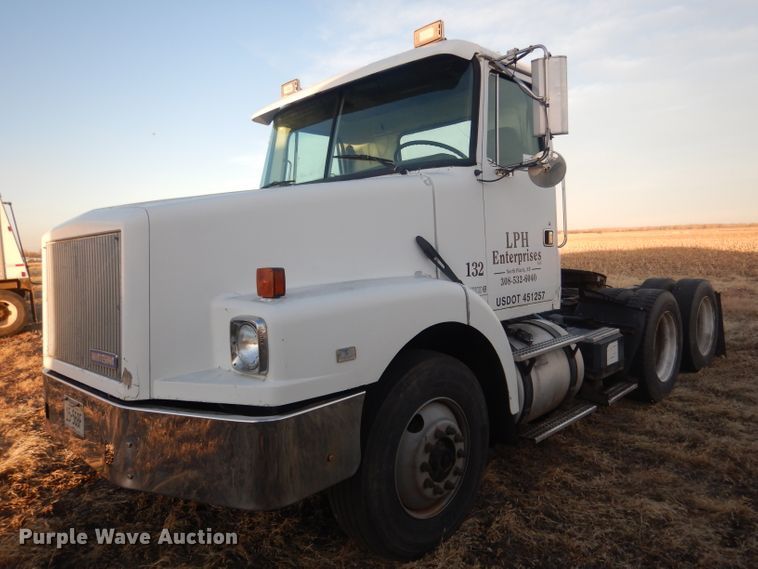 image for item DJ1255 1995 WhiteGMC WG  semi truck