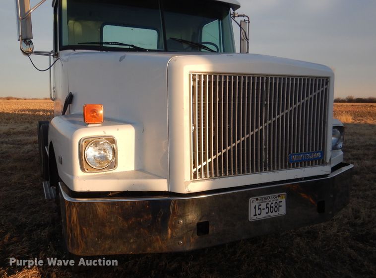 image for item DJ1255 1995 WhiteGMC WG  semi truck