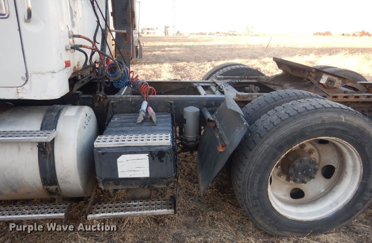 image for item DJ1255 1995 WhiteGMC WG  semi truck