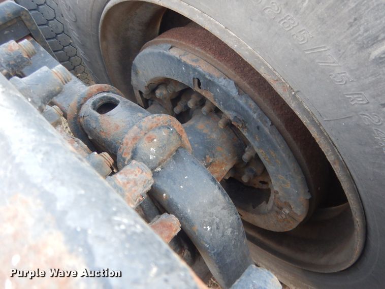 image for item DJ1255 1995 WhiteGMC WG  semi truck