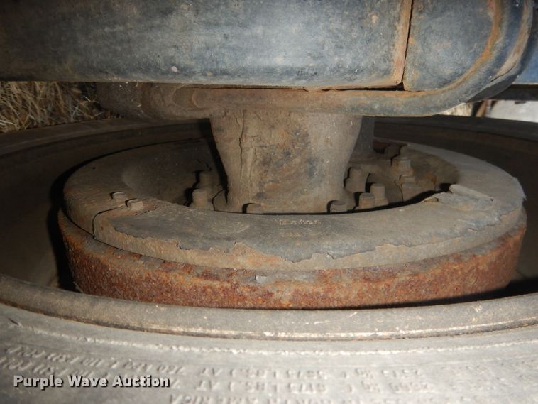 image for item DJ1255 1995 WhiteGMC WG  semi truck