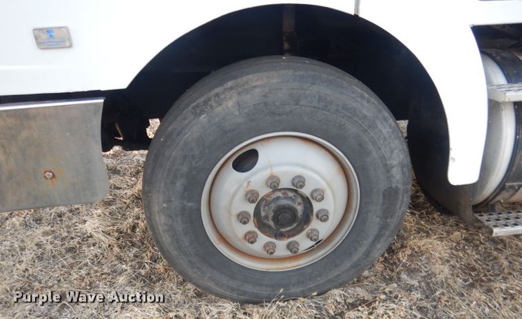 image for item DJ1255 1995 WhiteGMC WG  semi truck