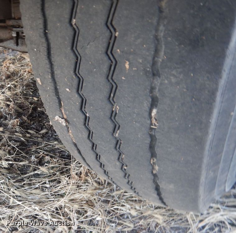 image for item DJ1255 1995 WhiteGMC WG  semi truck