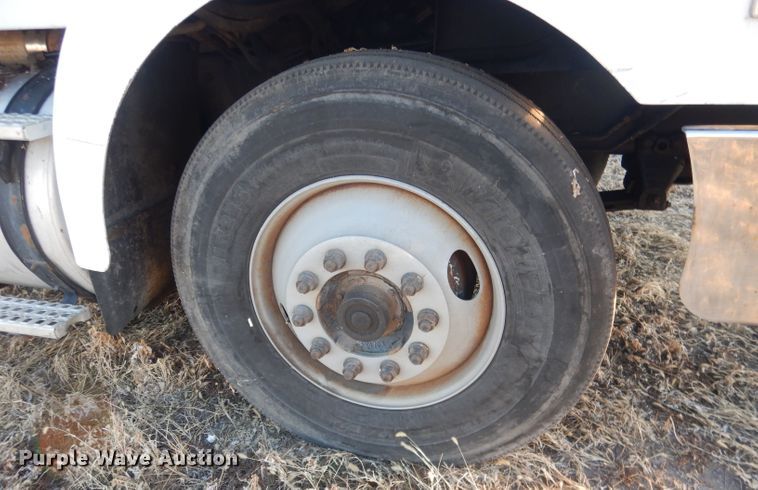 image for item DJ1255 1995 WhiteGMC WG  semi truck