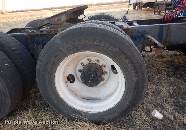 image for item DJ1255 1995 WhiteGMC WG  semi truck