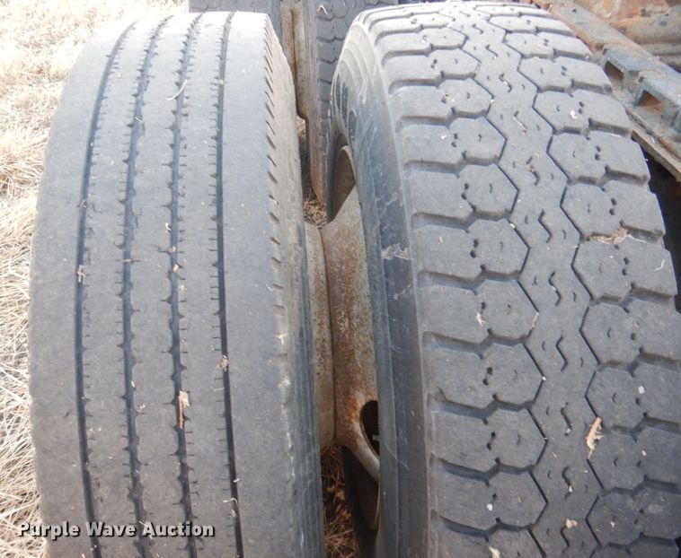 image for item DJ1255 1995 WhiteGMC WG  semi truck