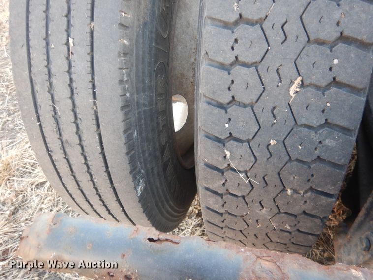 image for item DJ1255 1995 WhiteGMC WG  semi truck