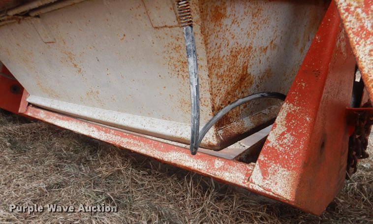 image for item DJ1259 1980 Beall  bottom dump trailer