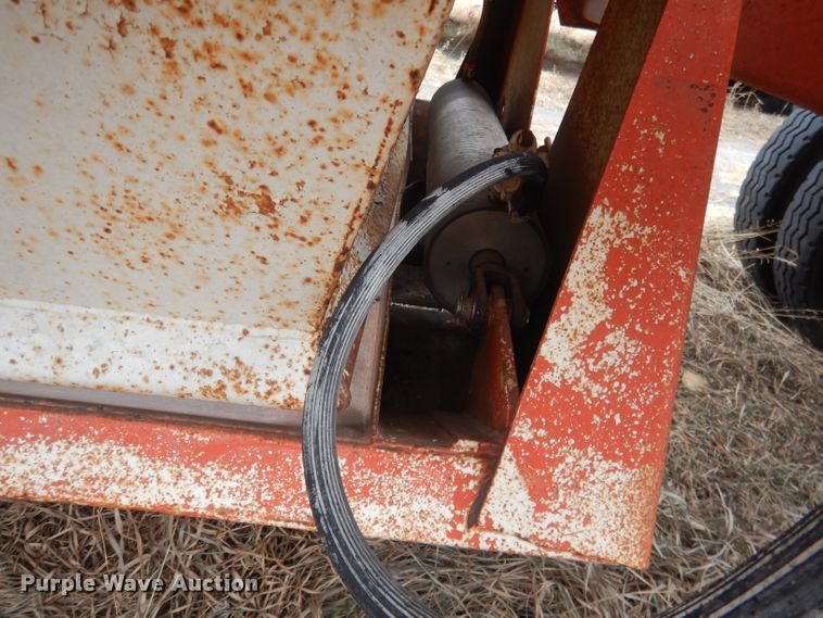 image for item DJ1259 1980 Beall  bottom dump trailer