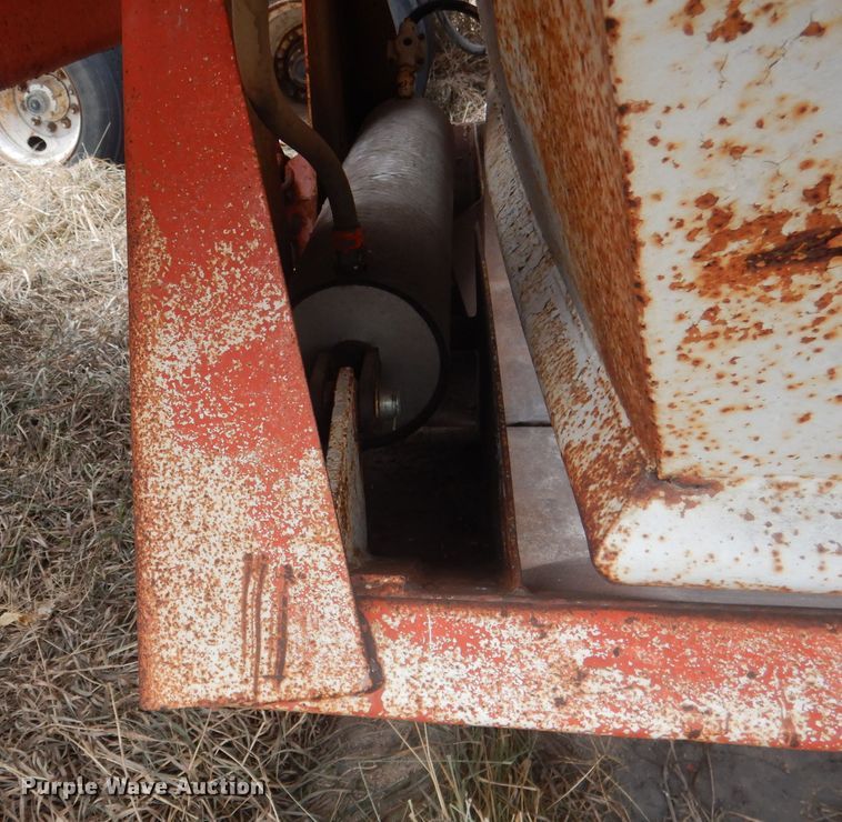 image for item DJ1259 1980 Beall  bottom dump trailer