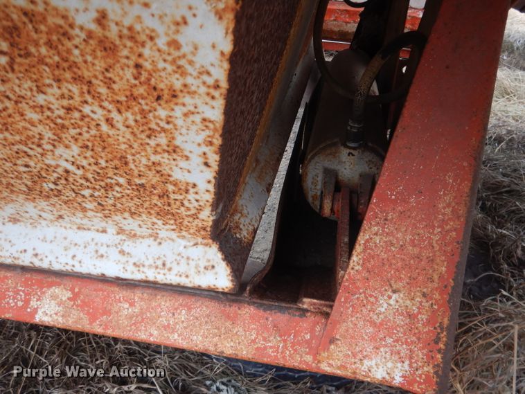 image for item DJ1259 1980 Beall  bottom dump trailer