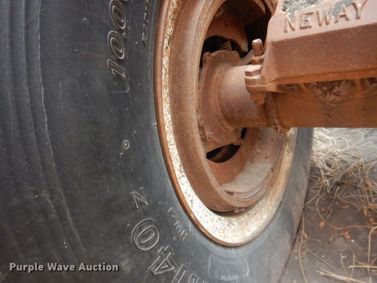 image for item DJ1259 1980 Beall  bottom dump trailer