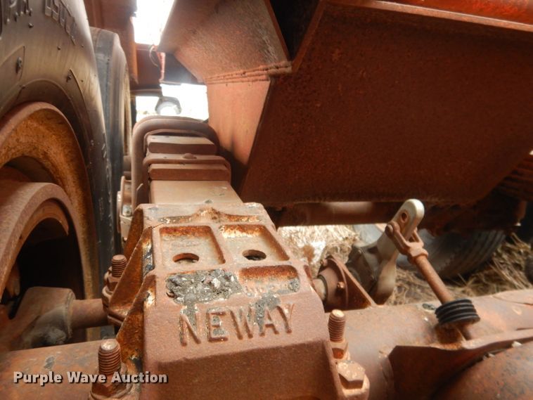 image for item DJ1259 1980 Beall  bottom dump trailer