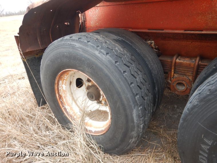 image for item DJ1259 1980 Beall  bottom dump trailer