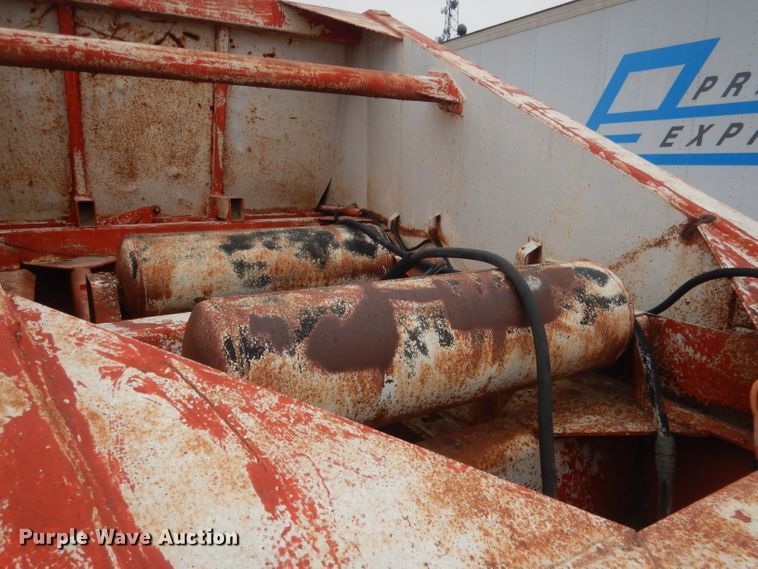 image for item DJ1259 1980 Beall  bottom dump trailer