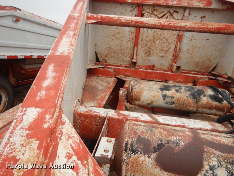 image for item DJ1259 1980 Beall  bottom dump trailer