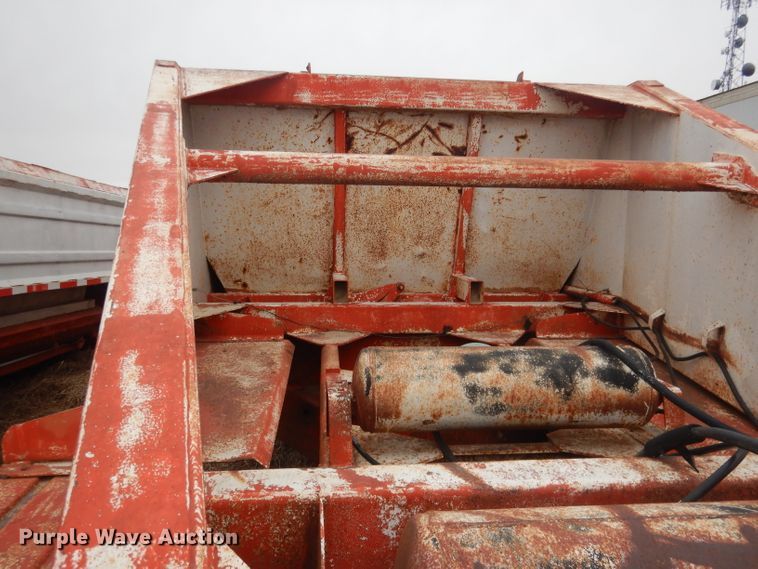 image for item DJ1259 1980 Beall  bottom dump trailer