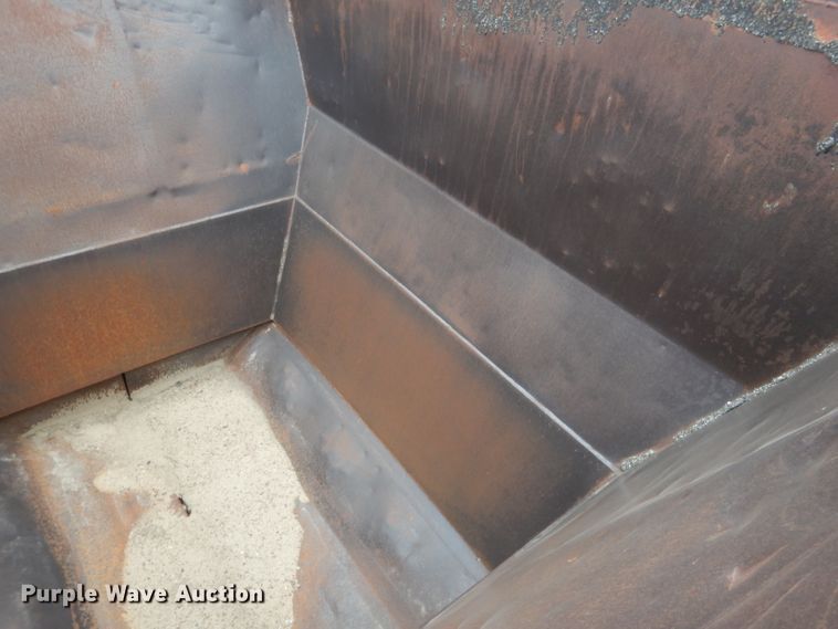 image for item DJ1259 1980 Beall  bottom dump trailer