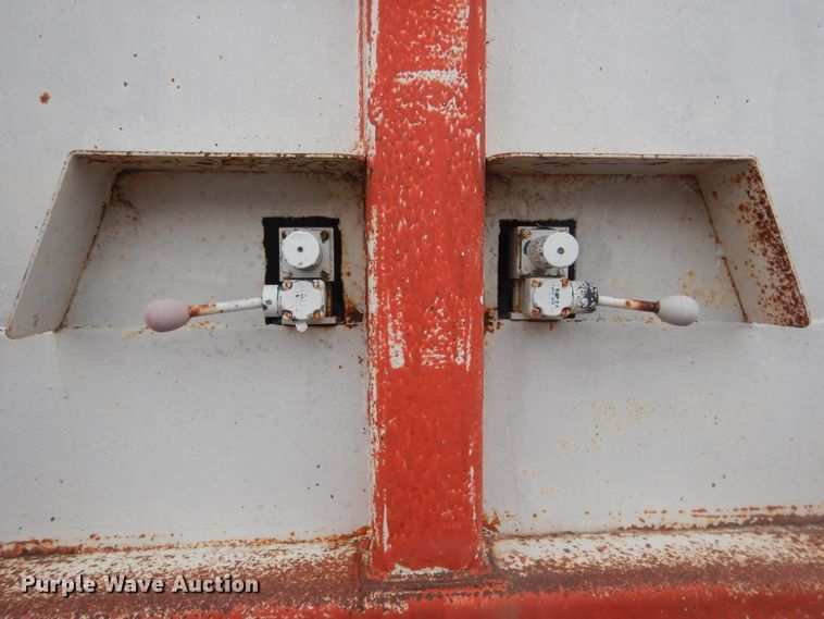 image for item DJ1259 1980 Beall  bottom dump trailer