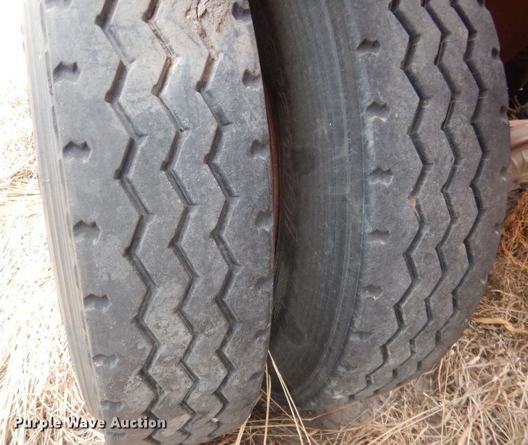 image for item DJ1259 1980 Beall  bottom dump trailer