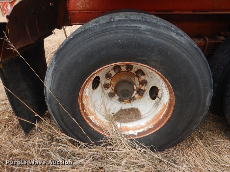 image for item DJ1259 1980 Beall  bottom dump trailer