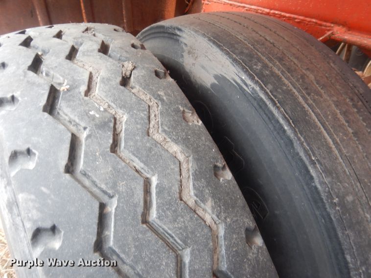 image for item DJ1259 1980 Beall  bottom dump trailer