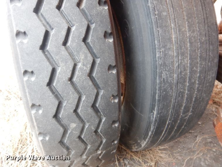 image for item DJ1259 1980 Beall  bottom dump trailer