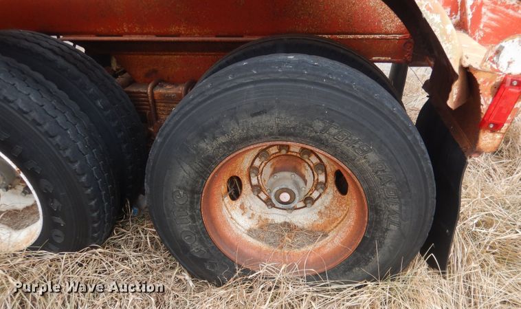 image for item DJ1259 1980 Beall  bottom dump trailer