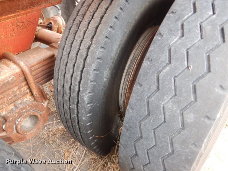 image for item DJ1259 1980 Beall  bottom dump trailer