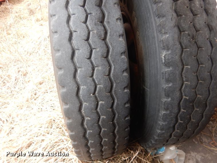 image for item DJ1259 1980 Beall  bottom dump trailer