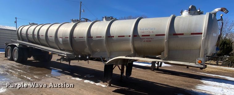 image for item DL1448 2002 Acro  vacuum trailer