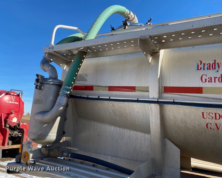 image for item DL1448 2002 Acro  vacuum trailer