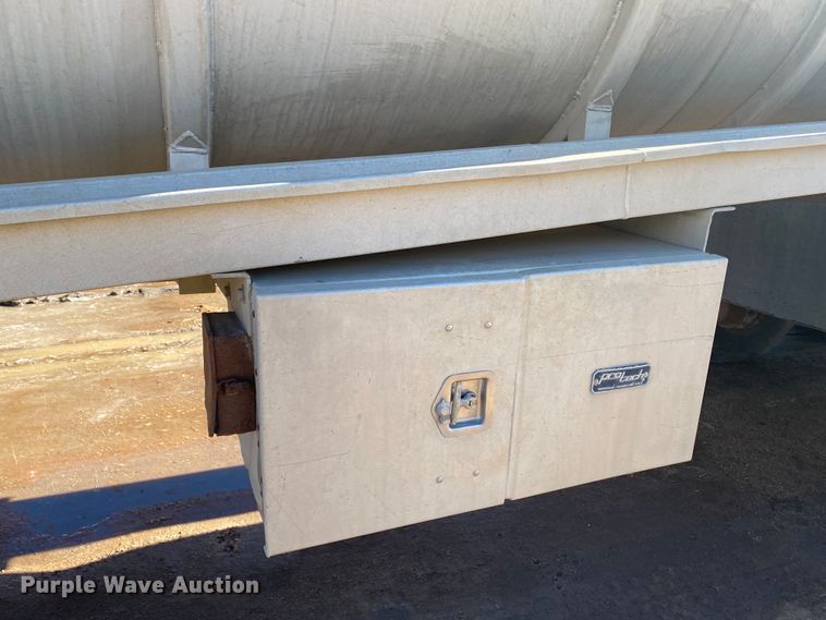 image for item DL1448 2002 Acro  vacuum trailer