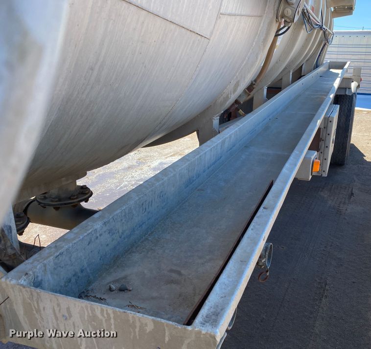 image for item DL1448 2002 Acro  vacuum trailer