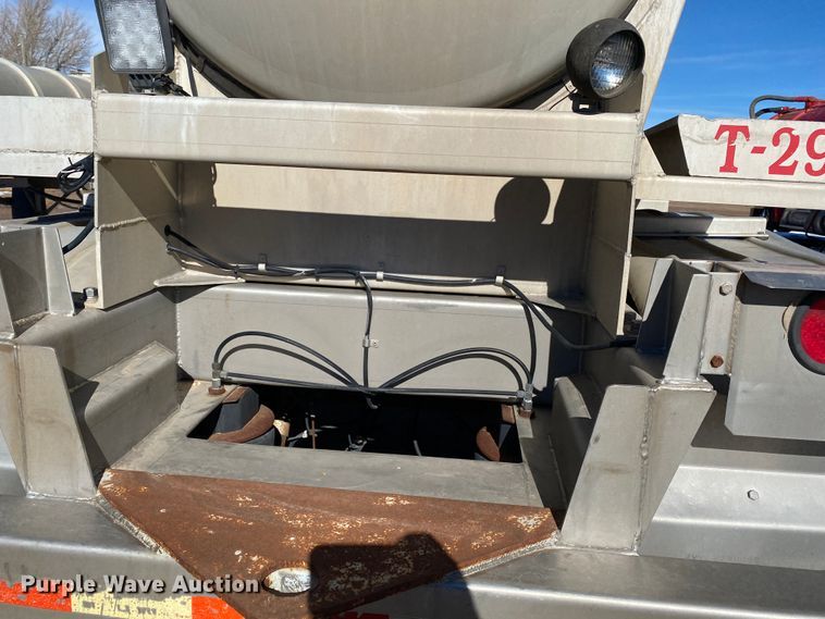 image for item DL1448 2002 Acro  vacuum trailer