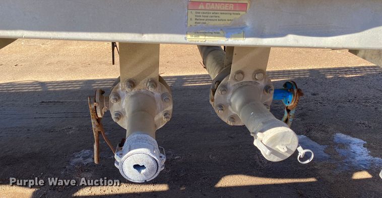 image for item DL1448 2002 Acro  vacuum trailer