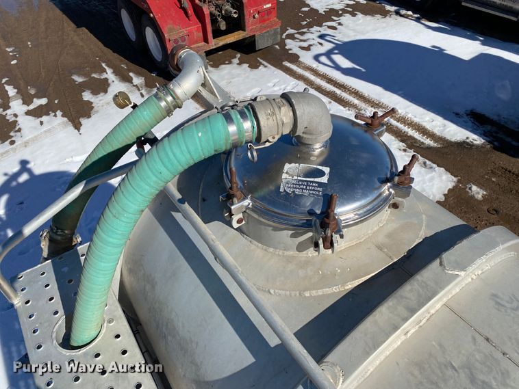 image for item DL1448 2002 Acro  vacuum trailer