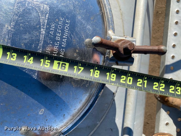 image for item DL1448 2002 Acro  vacuum trailer