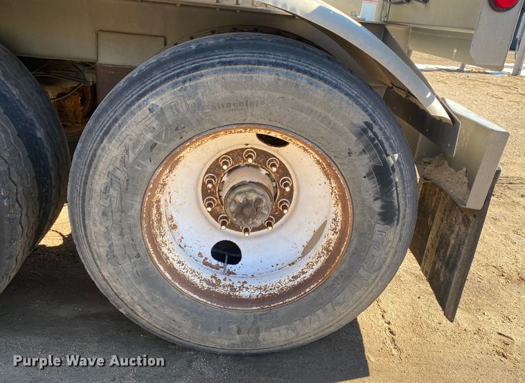 image for item DL1448 2002 Acro  vacuum trailer