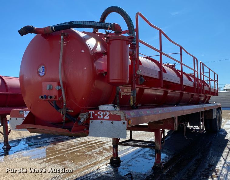 image for item DL1449 2006 Dragon  vacuum trailer