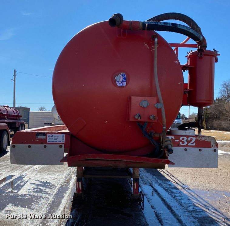 image for item DL1449 2006 Dragon  vacuum trailer