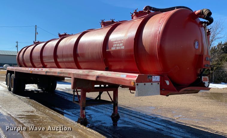 image for item DL1449 2006 Dragon  vacuum trailer