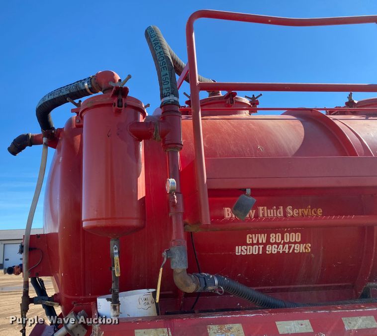 image for item DL1449 2006 Dragon  vacuum trailer