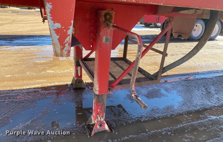 image for item DL1449 2006 Dragon  vacuum trailer