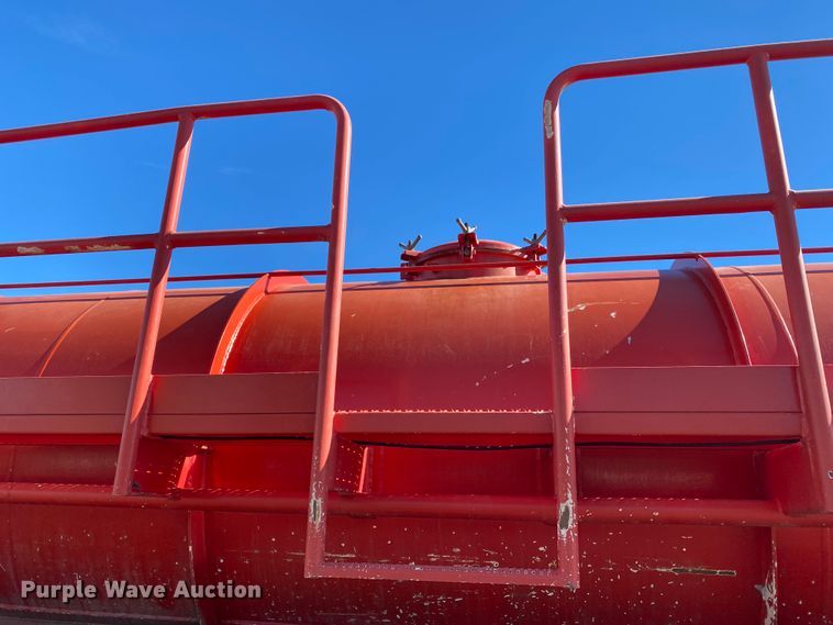 image for item DL1449 2006 Dragon  vacuum trailer