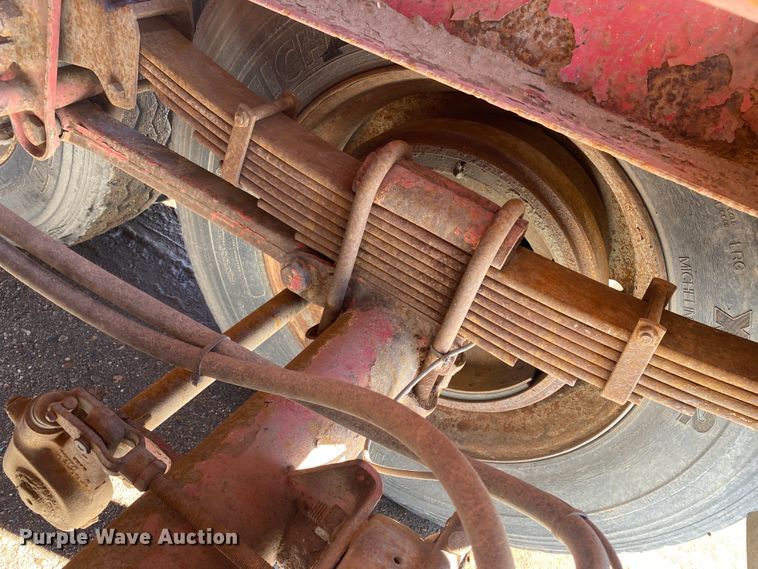 image for item DL1449 2006 Dragon  vacuum trailer