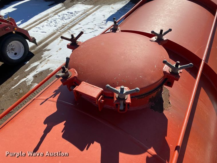 image for item DL1449 2006 Dragon  vacuum trailer