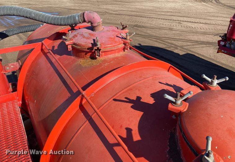 image for item DL1449 2006 Dragon  vacuum trailer